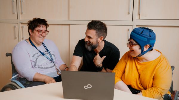 1 Jahr Digitale Werkstatt in der Boxdorfer Wohnanlage –  1 Jahr Einsatz für die digitale Teilhabe 